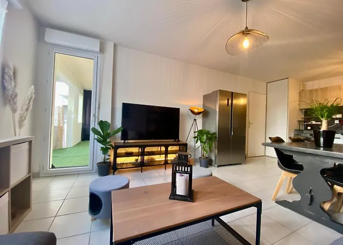 La Coquille: Bright, Cozy, 3 Min From Parc Expo