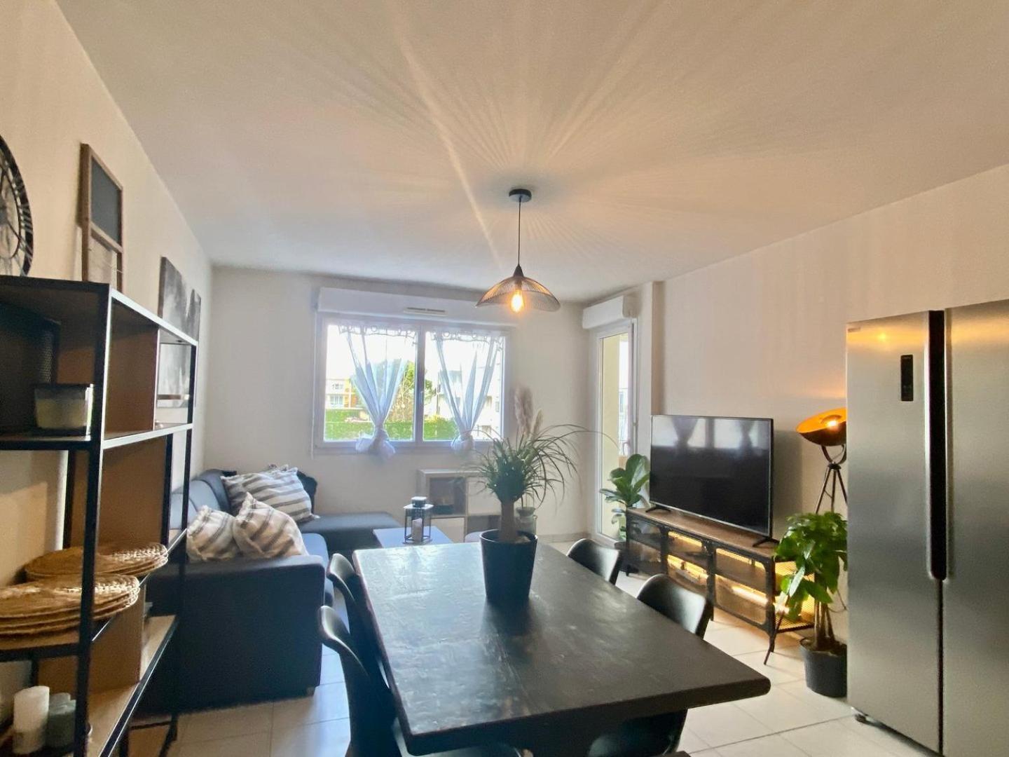 Apartment La Coquille: Bright, Cozy, 3 Min From Parc Expo