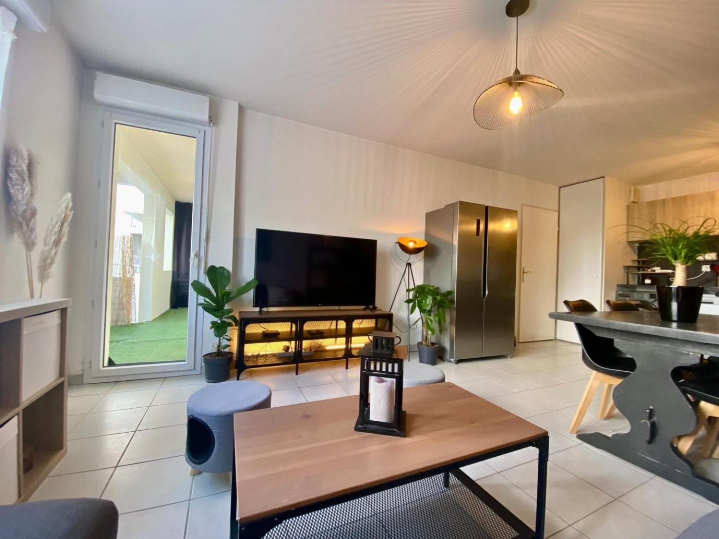 La Coquille: Bright, Cozy, 3 Min From Parc Expo