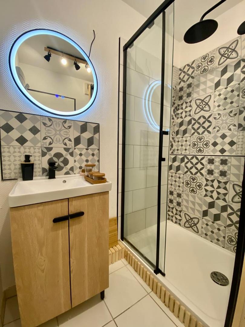 Apartment La Coquille: Bright, Cozy, 3 Min From Parc Expo Poitiers
