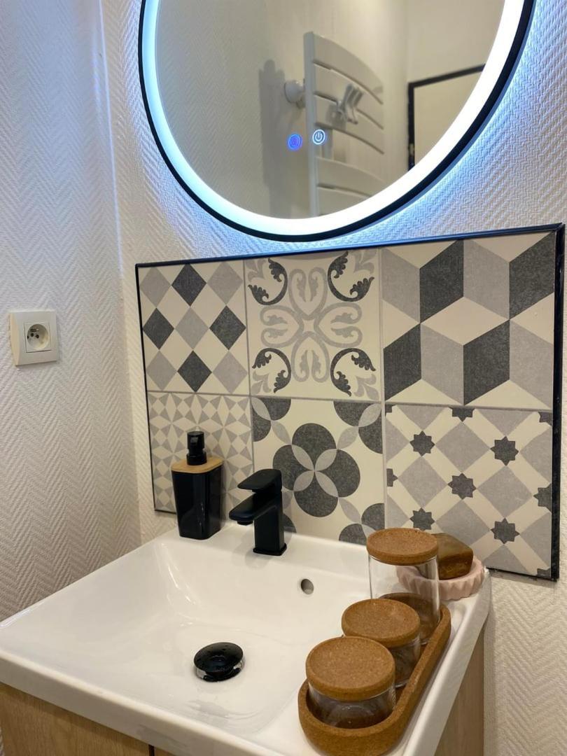 La Coquille: Bright, Cozy, 3 Min From Parc Expo Apartment Poitiers
